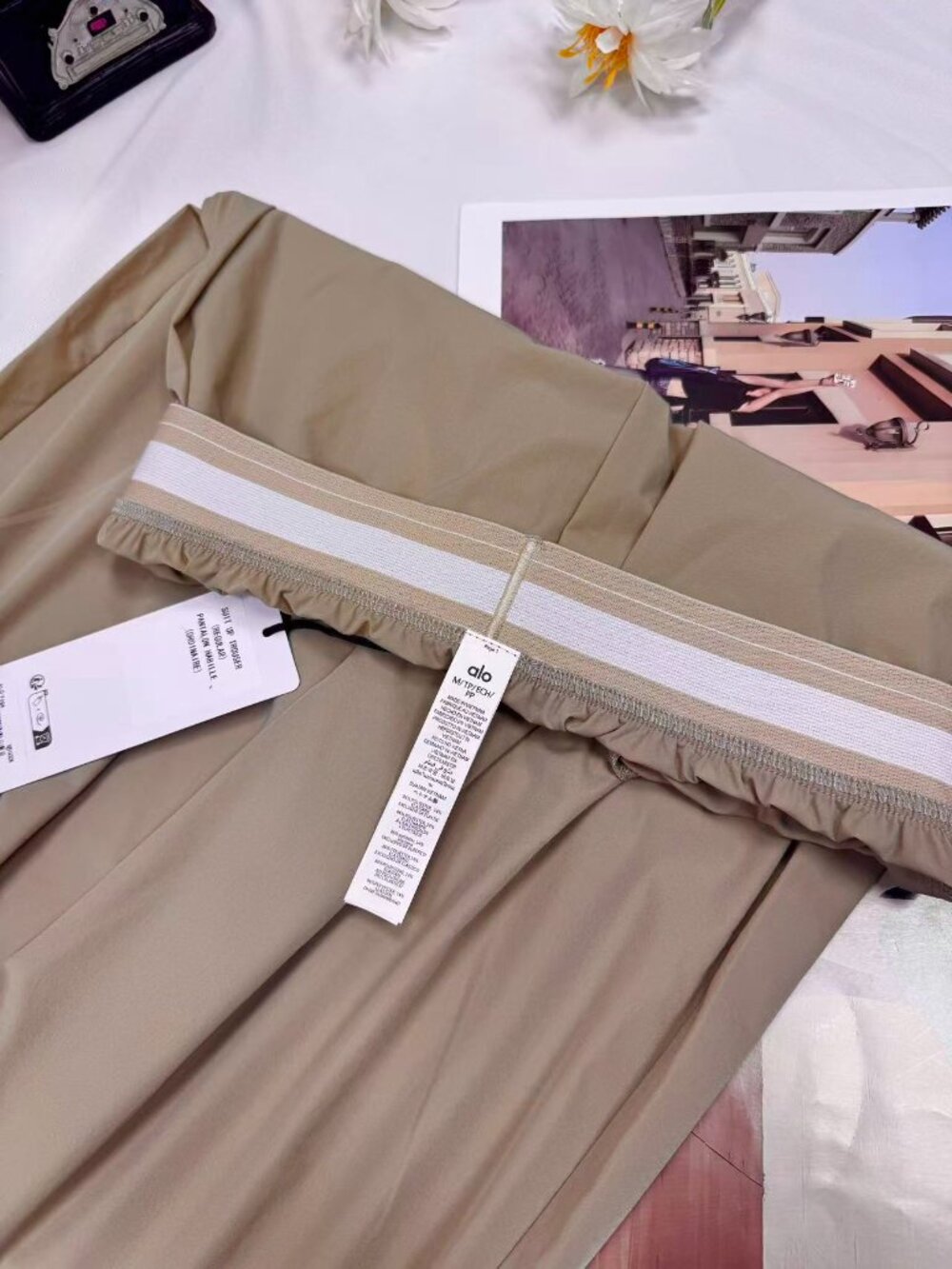 🍷Brand new ALO Yoga Women's Suit Up Trouser Gravel Color,Regular length 🤗 - Picture 5 of 7